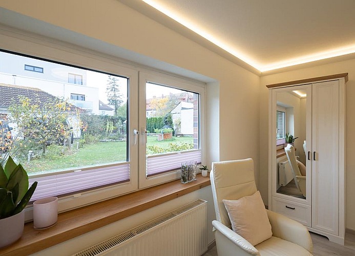 gemütlicher Sitzbereich mit Massagesessel