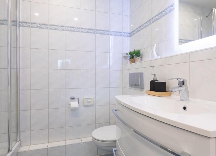 Bad mit Dusche